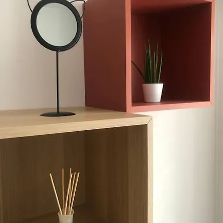 Au Petit Apartment Versailles